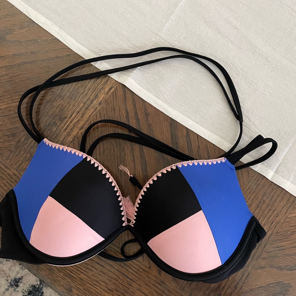 Bikini top